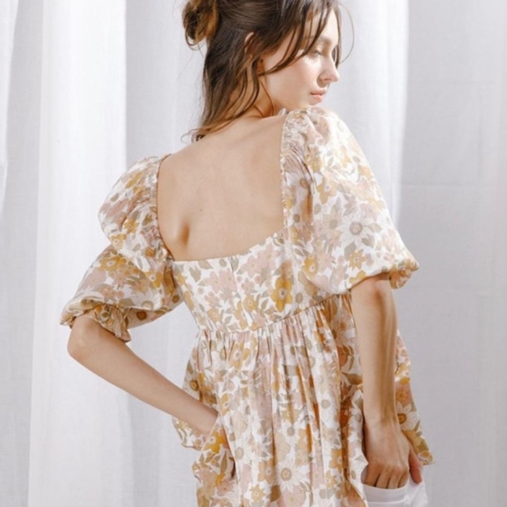 Storia 70s Floral Peplum Puff Sleeve Top